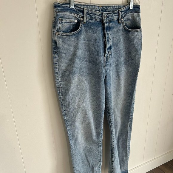 High Waist Mom Jeans - Picture 2 of 7